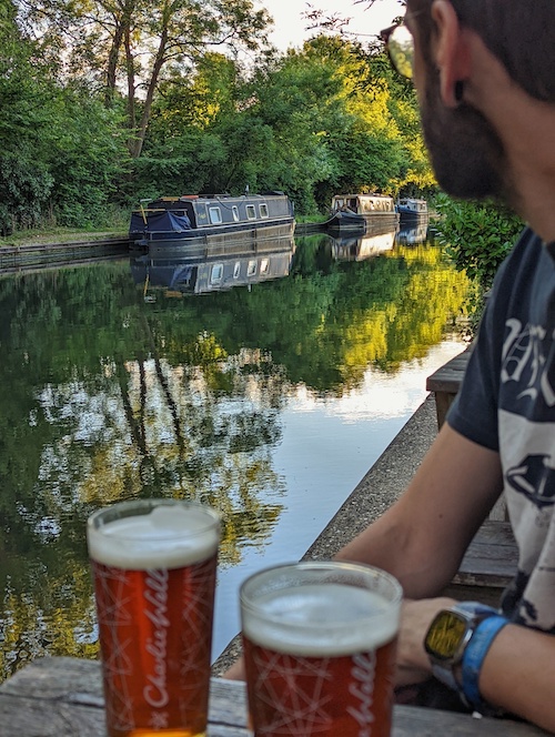 Pints at the Three Horseshoes, Winkwell